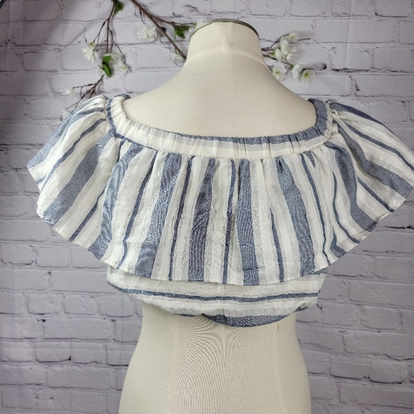 A'GACI OFF SHOULDERS RUFFLE CROPPED TOP sz M(+390) - Picture 8 of 14